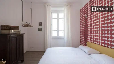 Chambre; lumière naturelle, parquet