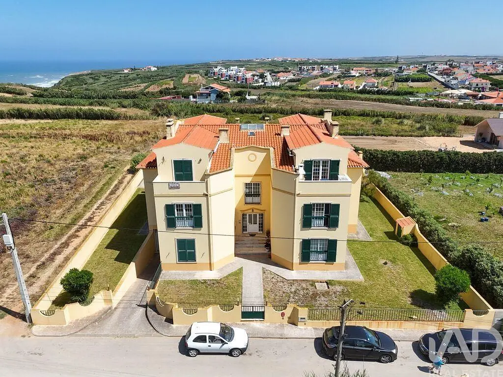 Maison et environs; vue, lumière naturelle