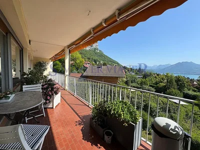 Balkon; pogled, prirodno svjetlo, pločice