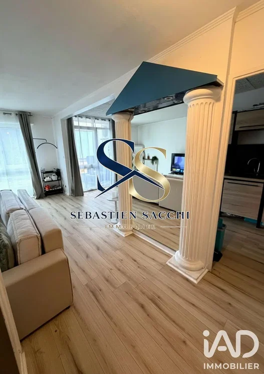 Salon; parquet, lumière naturelle