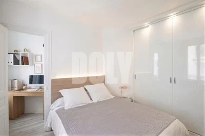 Chambre; lumière naturelle, parquet