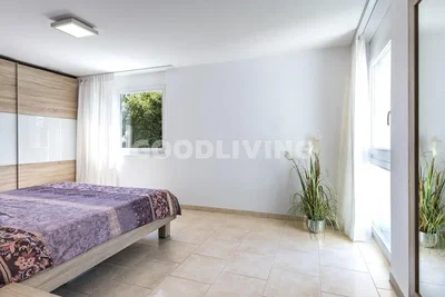 Chambre; lumière naturelle, carrelage