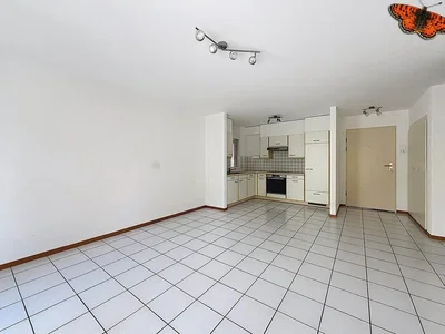 Küche; fliesenboden, küchengeräte