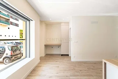 Autre; carrelage, lumière naturelle
