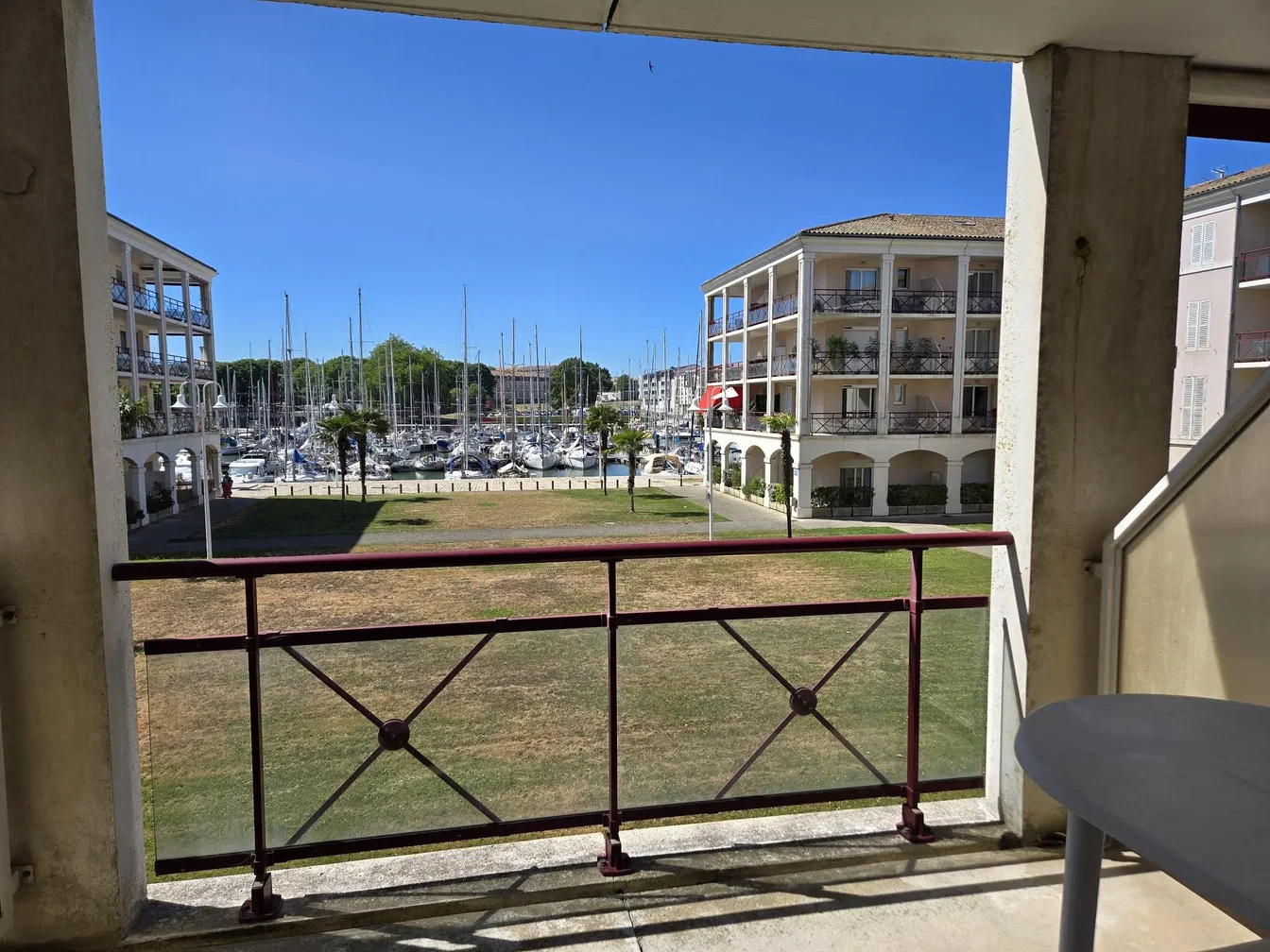 Balkon; pogled, prirodna svjetlost