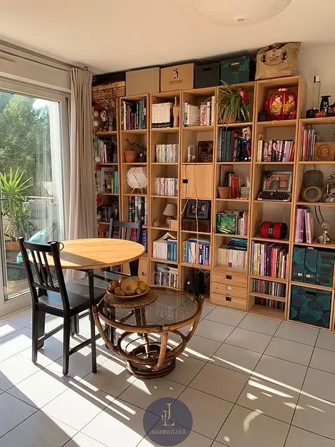 Autre; carrelage, lumière naturelle