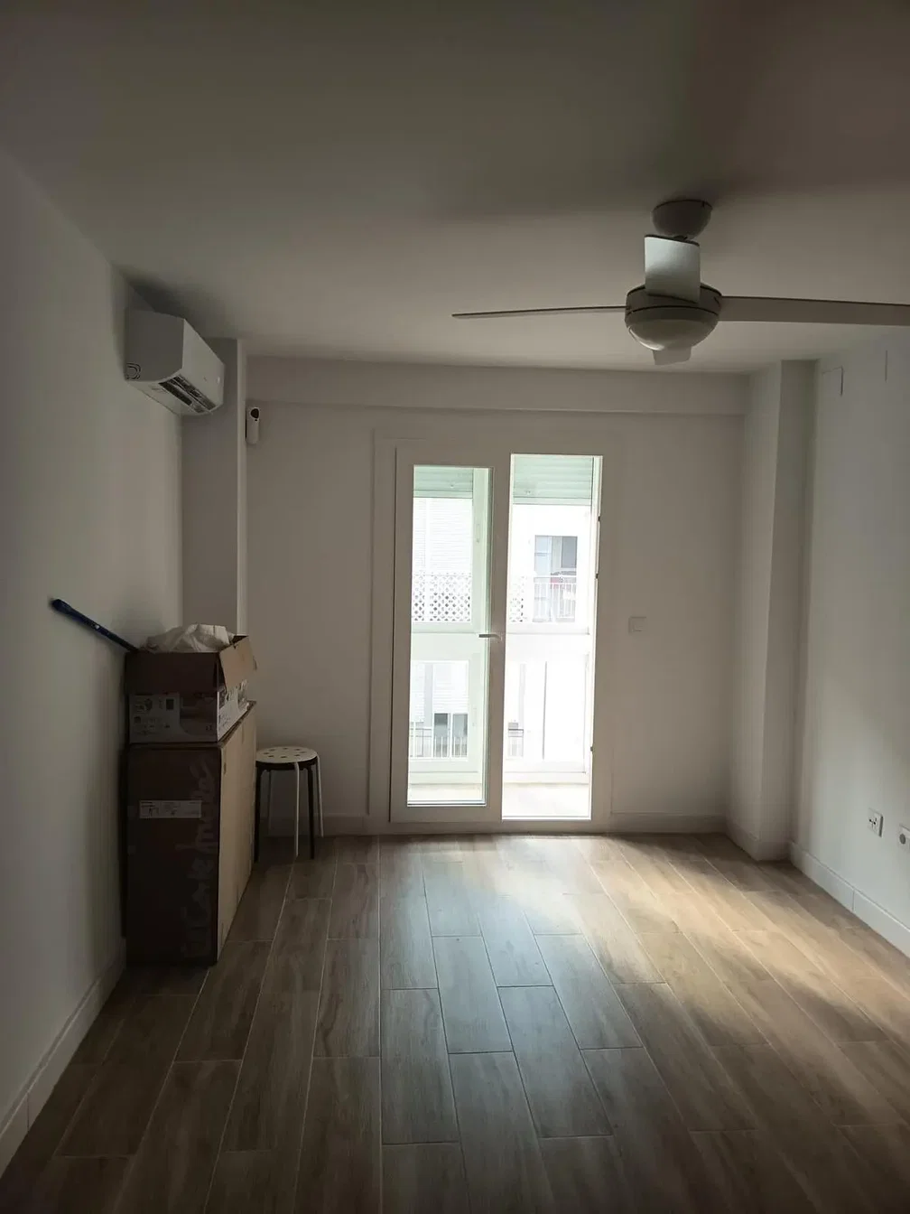 Altro; pavimento in legno, luce naturale, necessita ristrutturazione