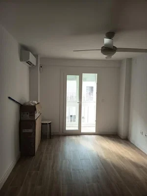 Altro; pavimento in legno, luce naturale, necessita ristrutturazione