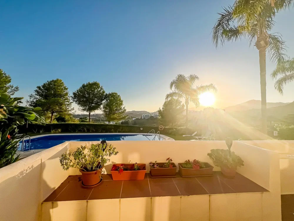Terrasse; vue, lumière naturelle, carrelage