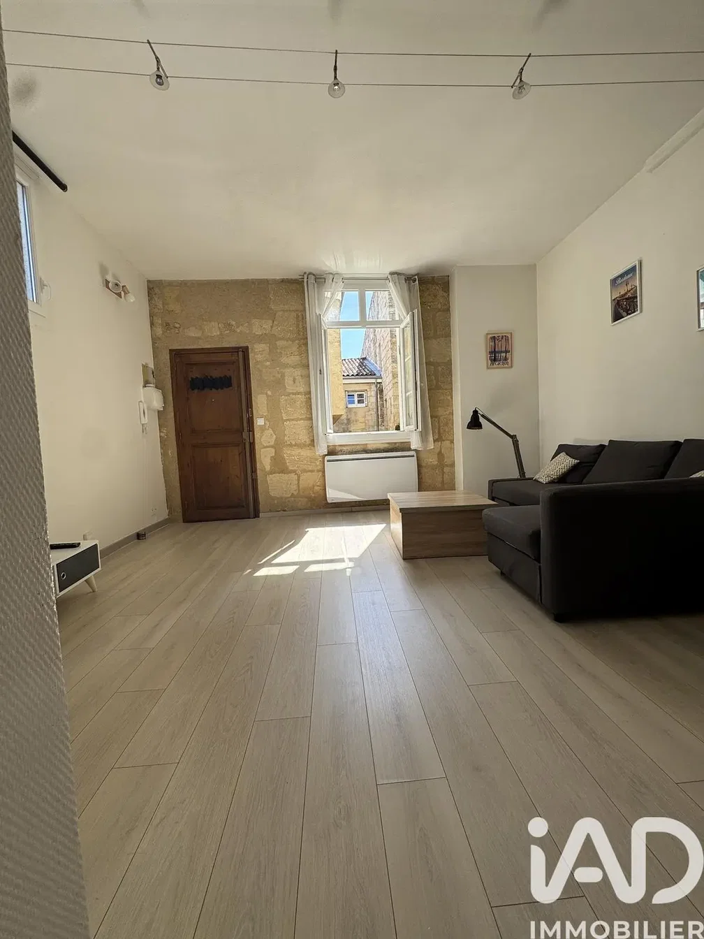 Salon; lumière naturelle, parquet