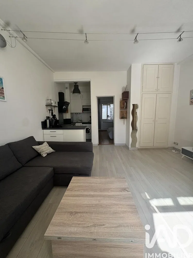 Salon; lumière naturelle, parquet