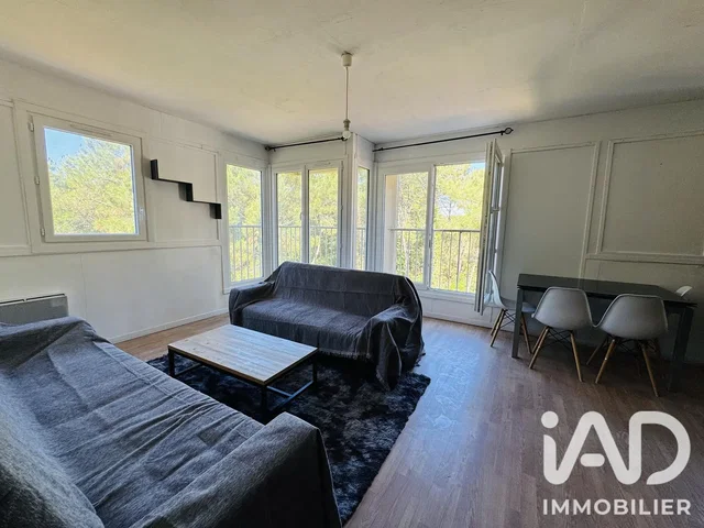 Salon; lumière naturelle, parquet