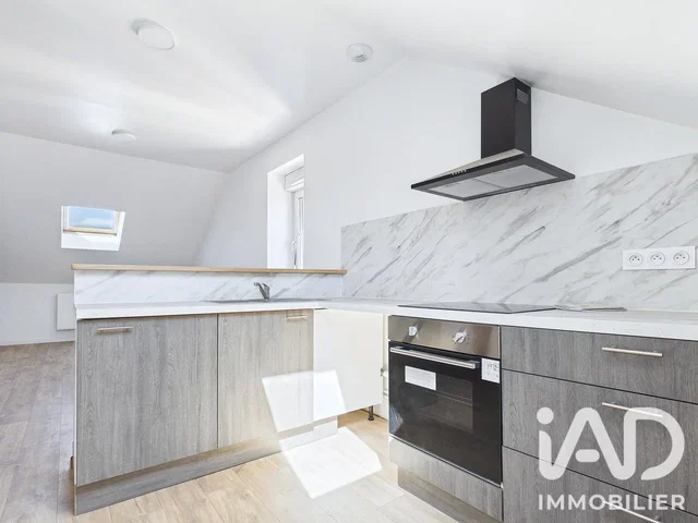 Kitchen; kitchen appliances, tile floor, natural light