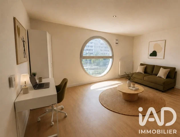 Salon; lumière naturelle, parquet, style moderne
