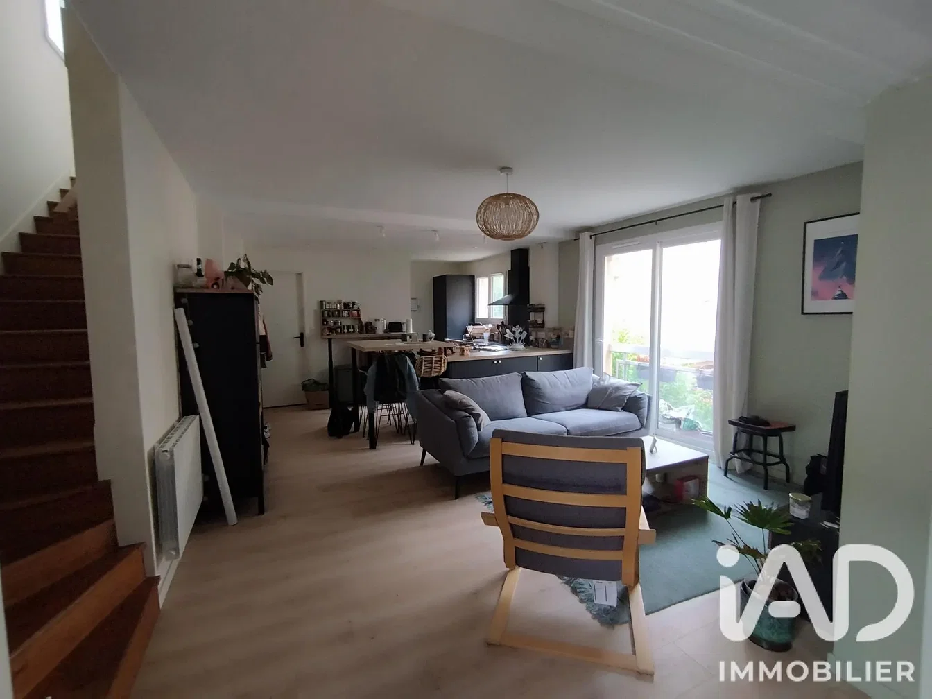 Salon; lumière naturelle, parquet