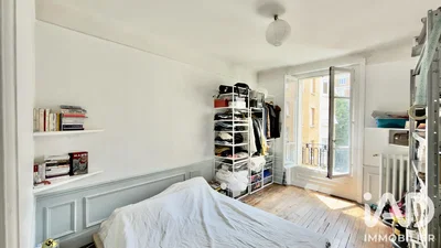 Schlafzimmer; tageslicht, holzboden