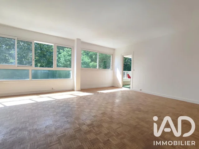 Wohnzimmer; tageslicht, holzboden