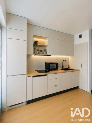 Küche; küchengeräte, holzboden, tageslicht, moderner stil, renoviert