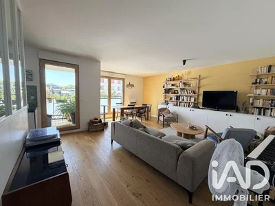 Wohnzimmer; blick, holzboden, tageslicht, moderner stil