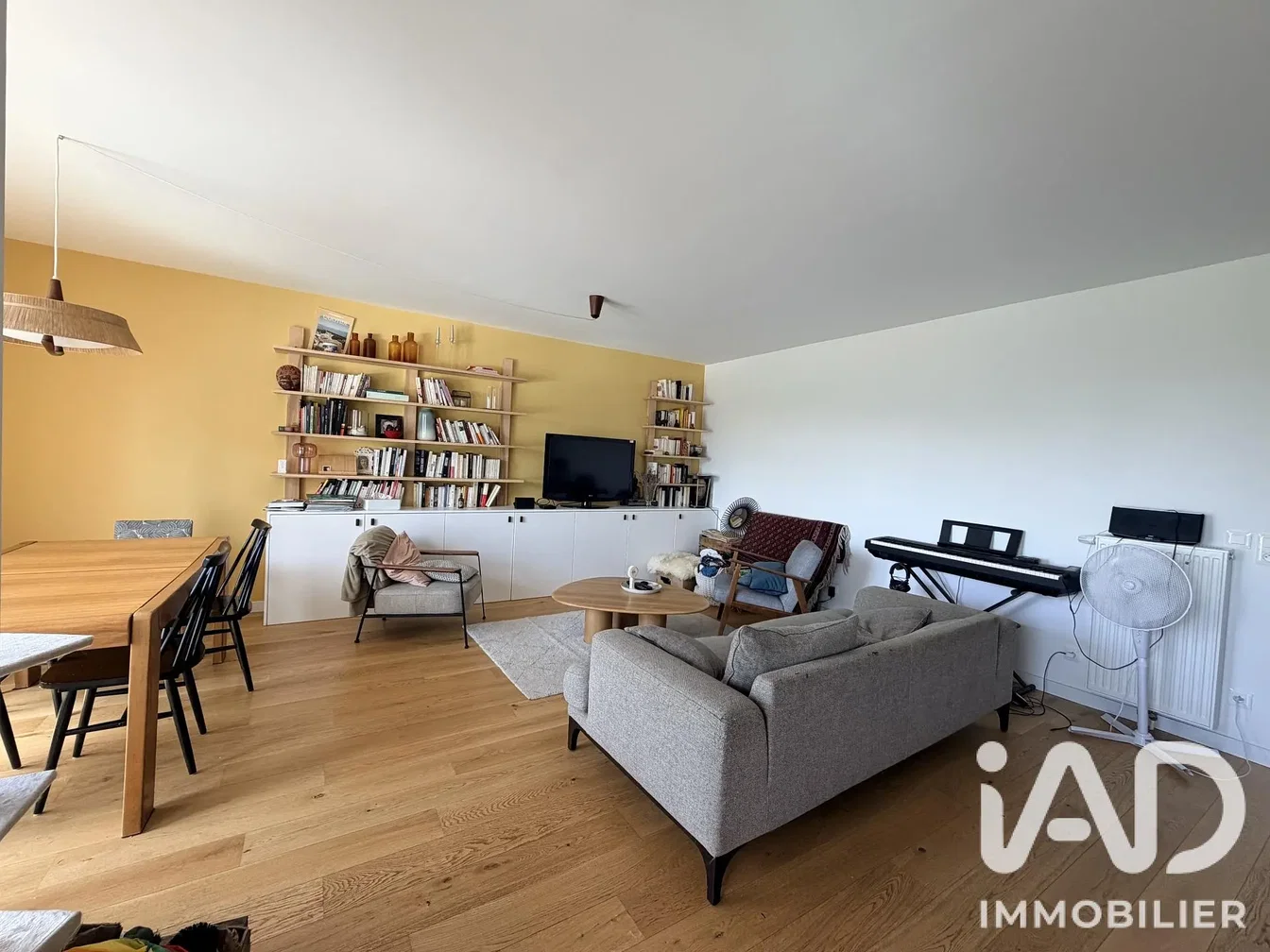 Wohnzimmer; holzboden, tageslicht, moderner stil