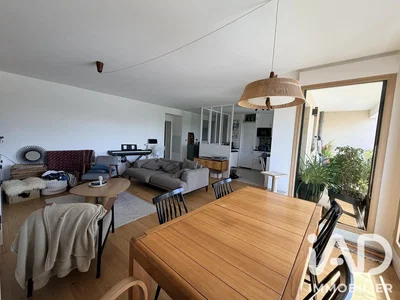Wohnzimmer; holzboden, tageslicht, moderner stil
