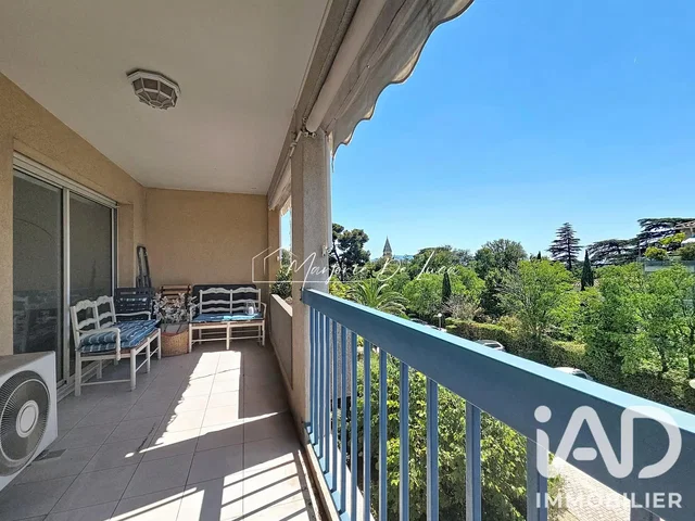 Balkon; blick, fliesenboden, tageslicht