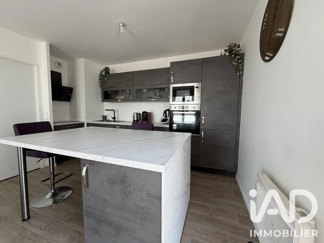 Cuisine; électroménager, lumière naturelle, style moderne