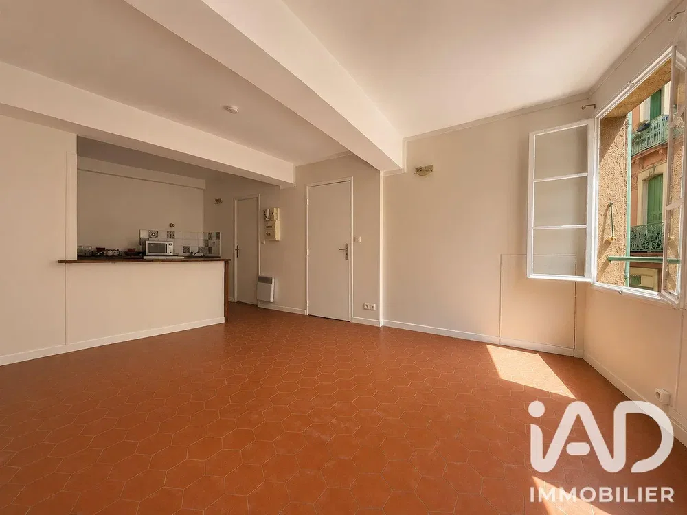 Salon; lumière naturelle, carrelage
