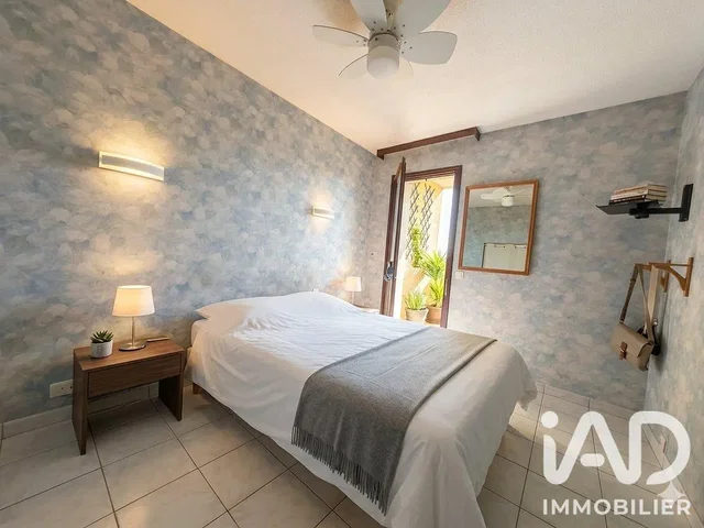 Bedroom; natural light, tile floor