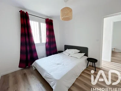 Chambre; lumière naturelle, parquet