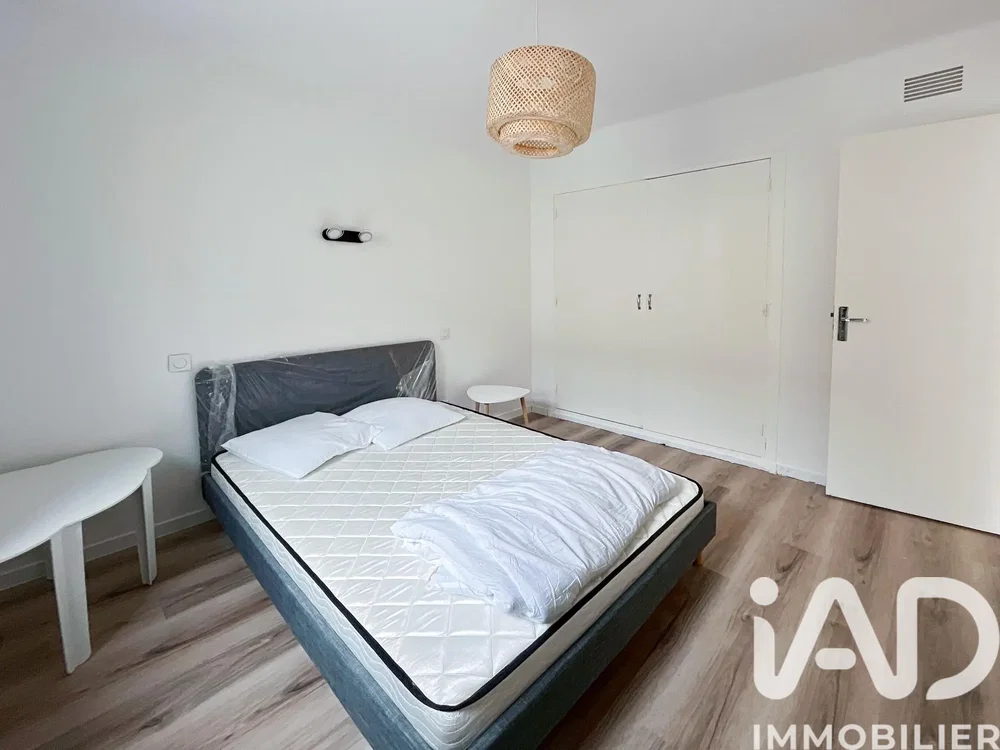 Chambre; parquet, lumière naturelle
