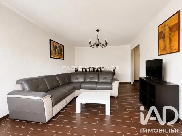 Living room; tile floor, natural light