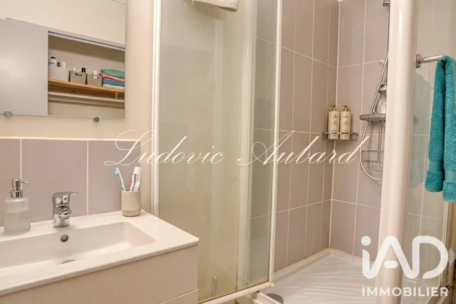 Badezimmer; fliesenboden, renoviert, tageslicht