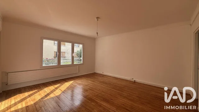 Living room; wood floor, natural light
