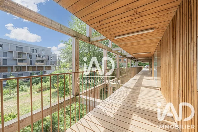 Terrace; wood beams, wood floor, natural light, view