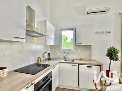 Cucina; elettrodomestici, luce naturale