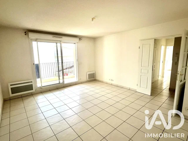 Living room; tile floor, natural light