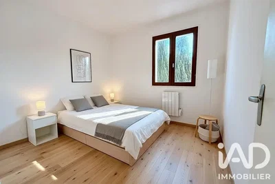 Schlafzimmer; holzboden, tageslicht