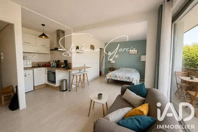 Soggiorno; elettrodomestici, luce naturale, stile moderno
