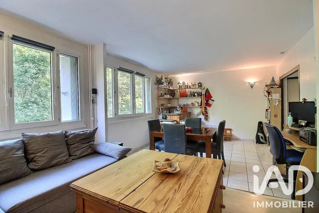 Living room; natural light, wood floor, view