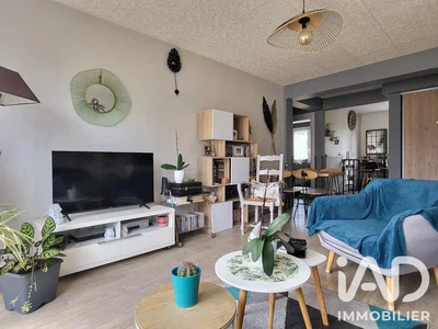 Wohnzimmer; tageslicht, holzboden, moderner stil