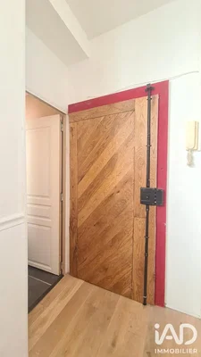 Altro; pavimento in legno, travi in legno