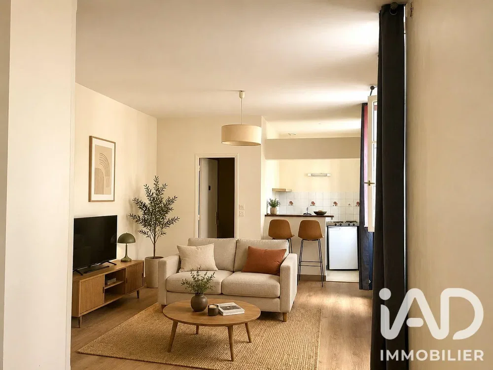 Wohnzimmer; tageslicht, moderner stil, holzboden