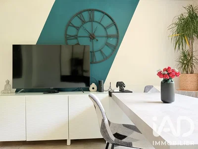 Soggiorno; stile moderno, pavimento in legno, luce naturale