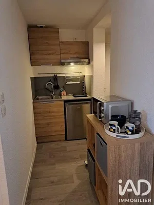 Küche; küchengeräte, holzboden, renoviert, tageslicht