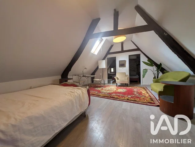 Schlafzimmer; holzboden, tageslicht