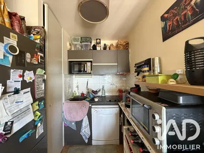 مطبخ; أجهزة المطبخ, يحتاج إلى تجديد, ضوء طبيعي