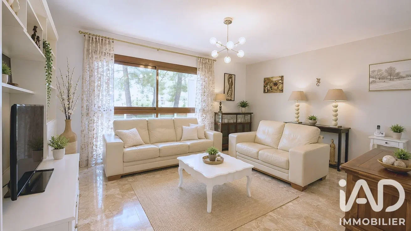 Salón; luz natural, estilo moderno