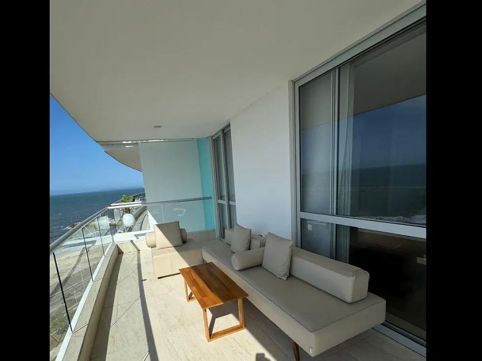 Balcon; vue, lumière naturelle, style moderne