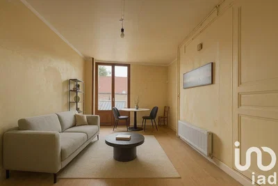 Salón; luz natural, suelo de baldosas